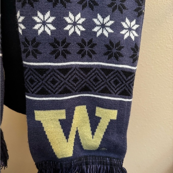 UNIVERSITY OF WASHINGTON HUSKIES winter scarf Unisex Purple and Gold UW EUC - Picture 11 of 11